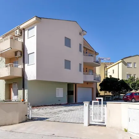 Apartment Awesome In W/ Wifi And 1 Bedrooms *