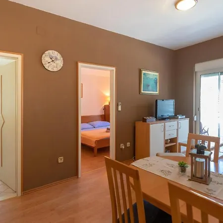 Apartman Awesome In W/ Wifi And 1 Bedrooms Klek